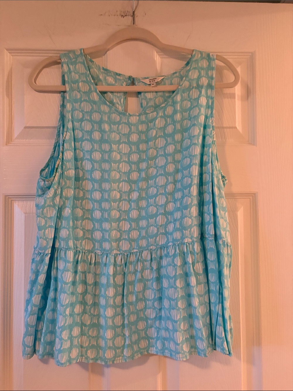 crown & ivy Aqua and White Patterned Sleeveless Top